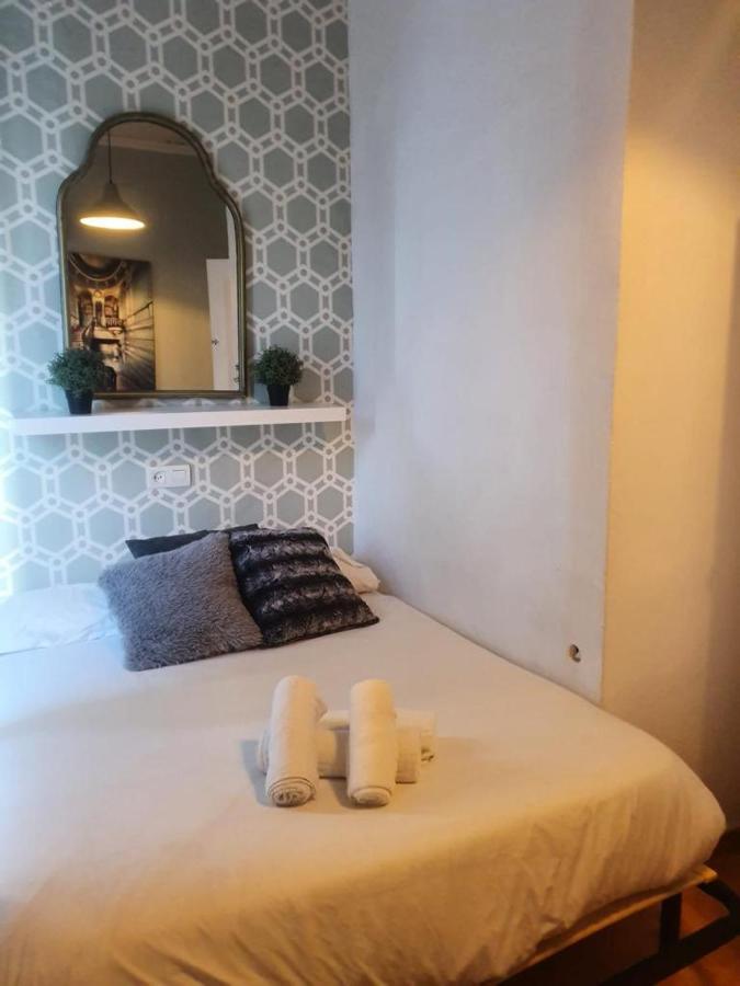 Homestay Hostel-Toni Trajano 37 Sevilla *