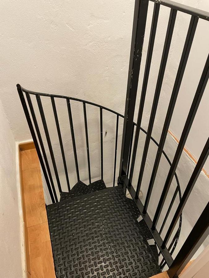 Hostel-Toni Trajano 37 Sevilla Homestay Seville
