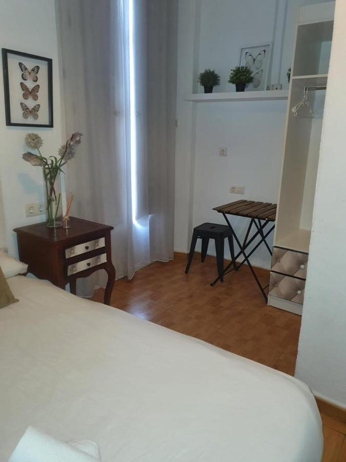 Homestay Hostel-Toni Trajano 37 Sevilla